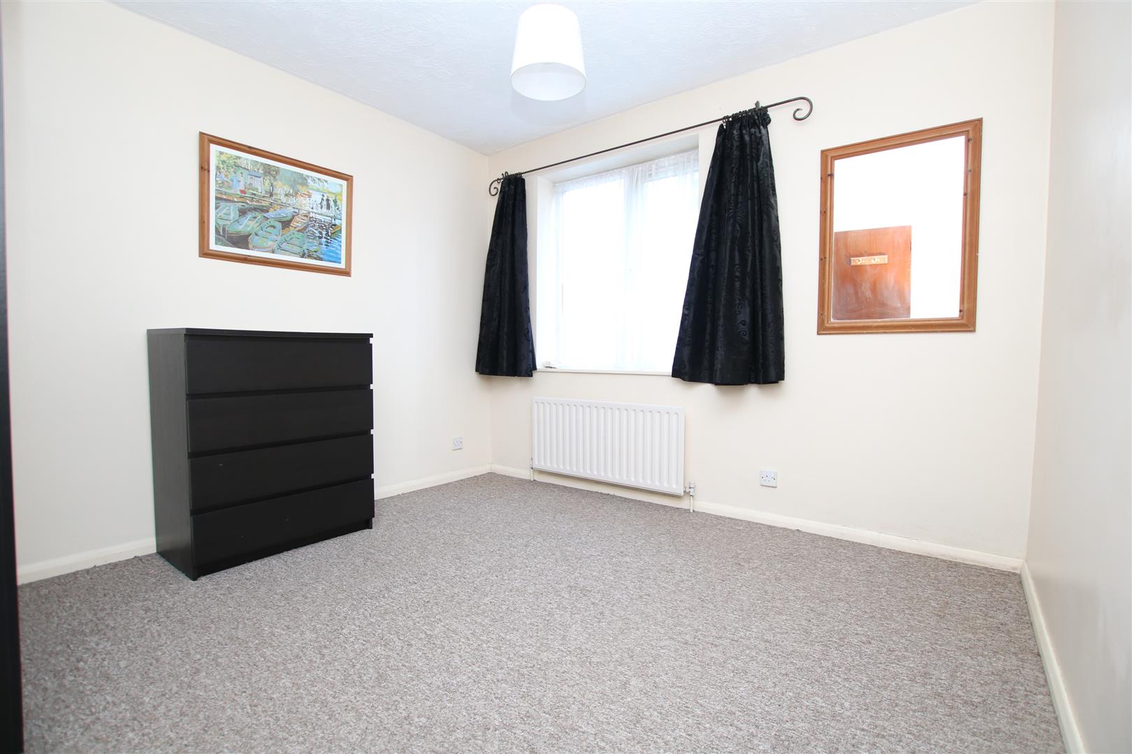 Tanyard Close, Horsham